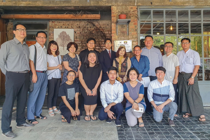 21일, 미얀마 양곤에서 한동대-ASEAN 창업혁신센터 현판식 (사진1)