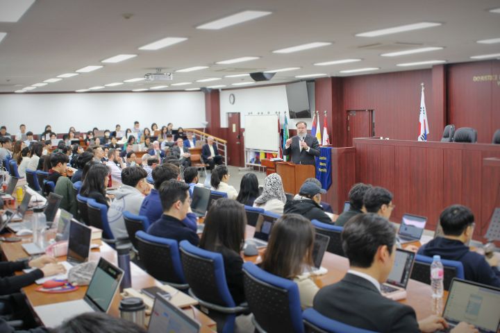 (사진1) 한동 국제법률 대학원 모의법정 수업사진