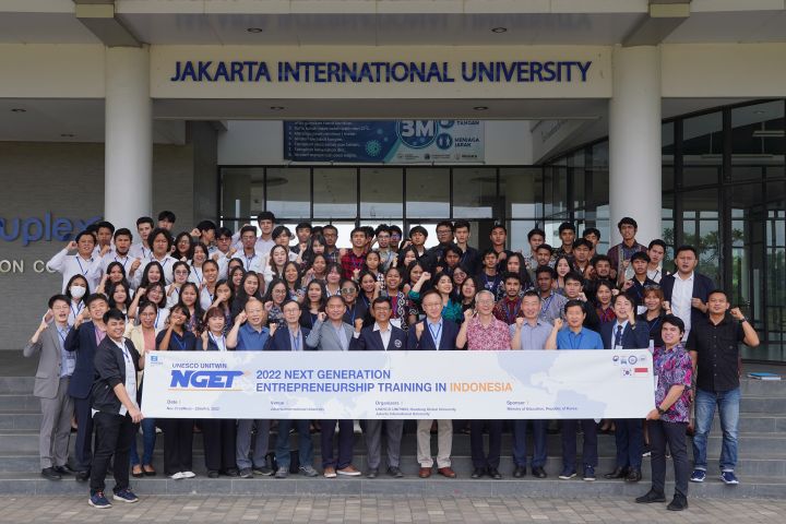 (사진1) 2022 인도네시아 차세대 기업가정신훈련 프로그램 단체사진